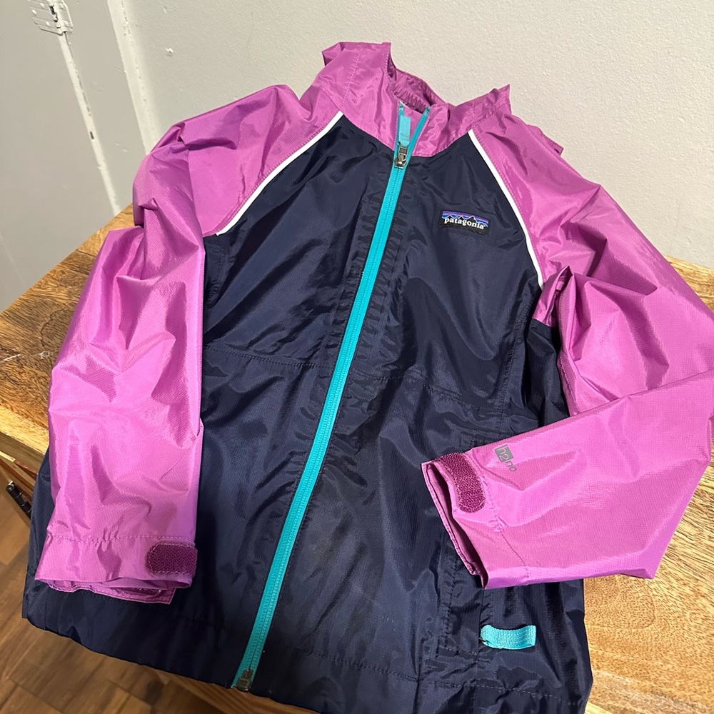 Girls Patagonia waterproof spring jacket size 5/6